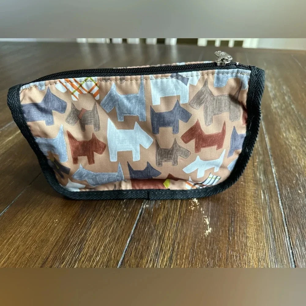Lesportsac zip pouch